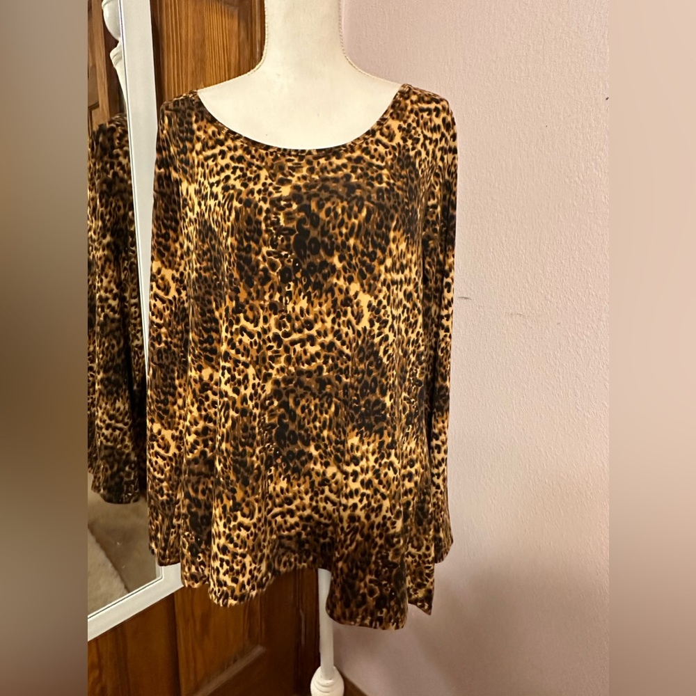 LulaRoe Lynnae Animal Print Top XL